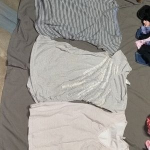 Lot of 3 maternity shirts